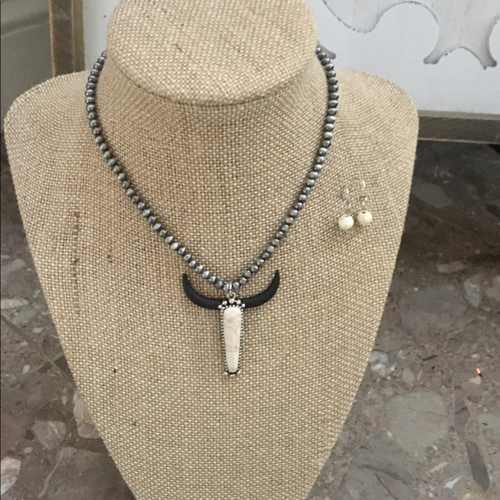New ArrivalSteer Head Bead Choker w/bead earrings